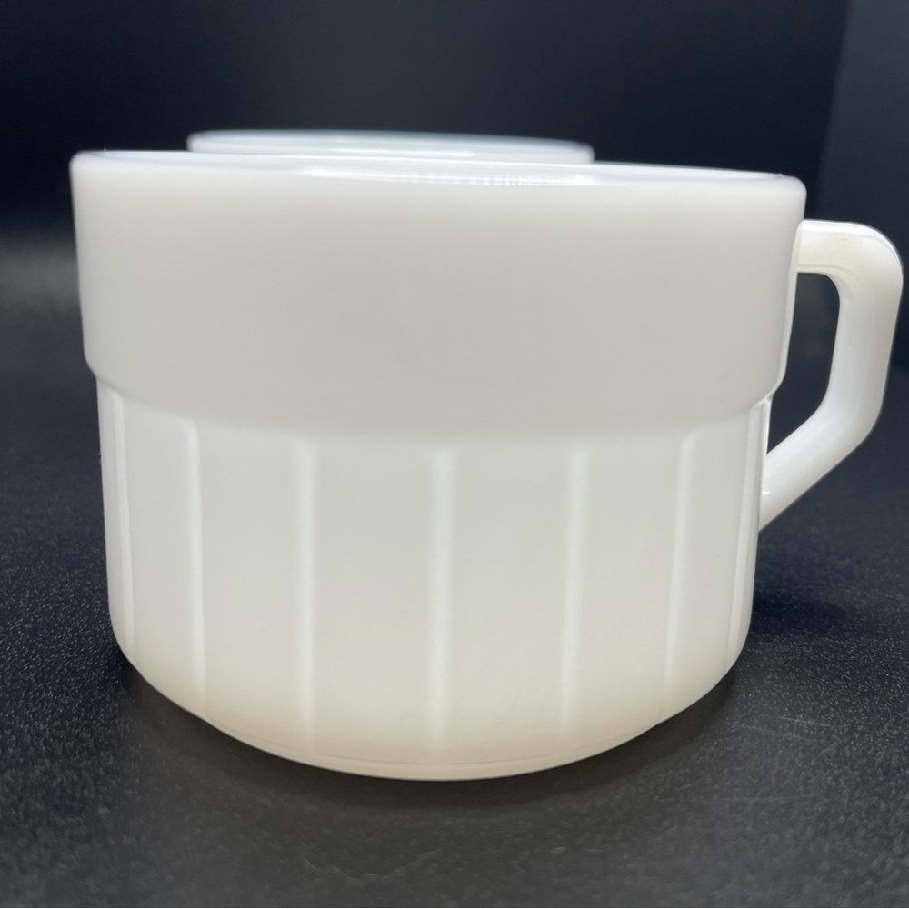 Vintage Federal Glass White Milk Glass Heat Proof Made In USA D Shaped Handle